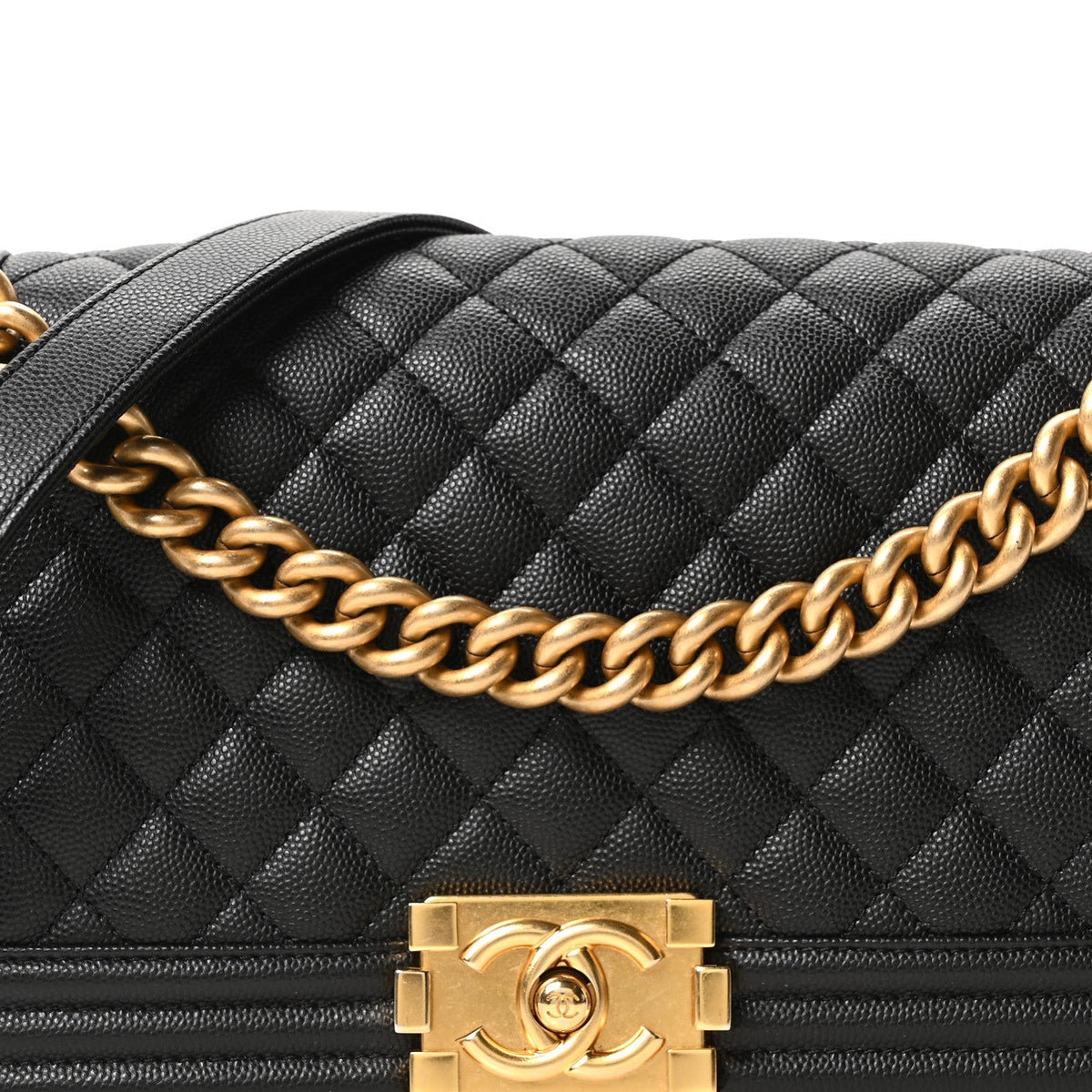 Caviar Quilted Medium Boy Flap Black